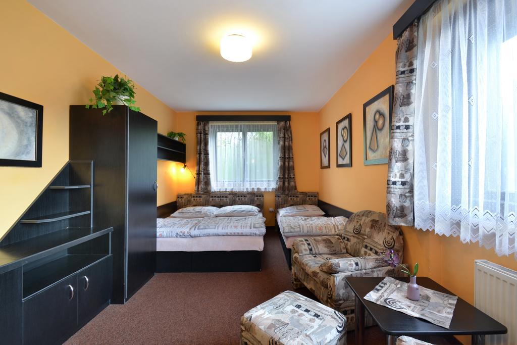 Horska Chata Jezek Harrachov Room photo
